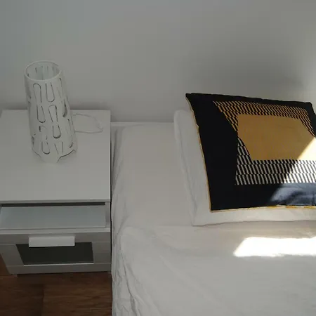 Apartment With Free Parking