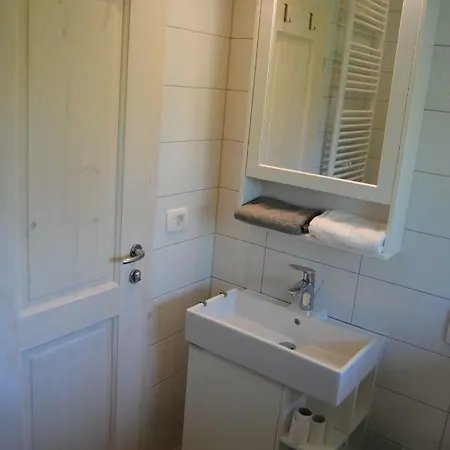 Apartment With Free Parking *